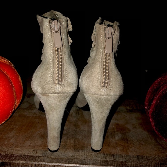 Me too Suede Booties 🍂👢 - Picture 3 of 8